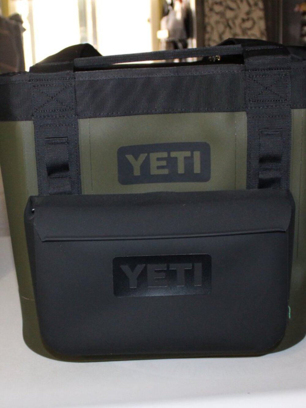 NWOT YETI CAMINO 20 with YETI SIDEKICK DRY CASE & CHARMS STUNNING!! - Picture 3 of 16